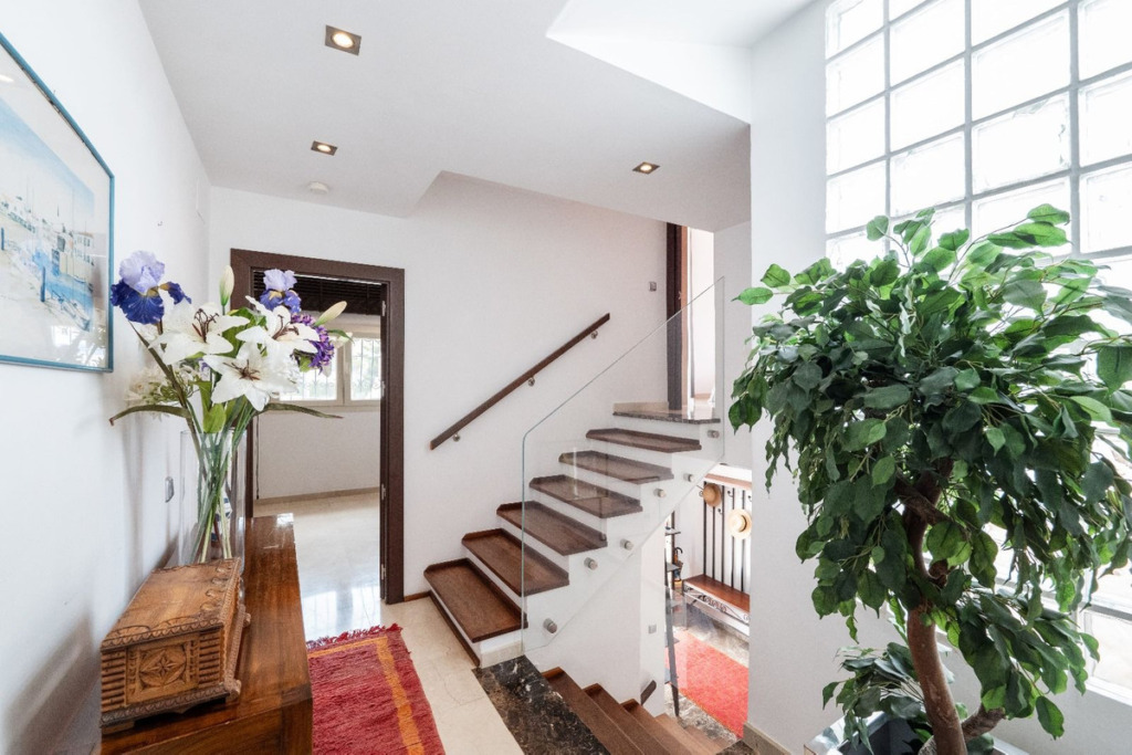Villa – Chalet — The Golden Mile