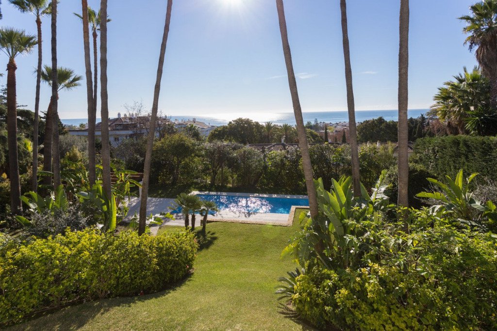 Detached Villa — The Golden Mile