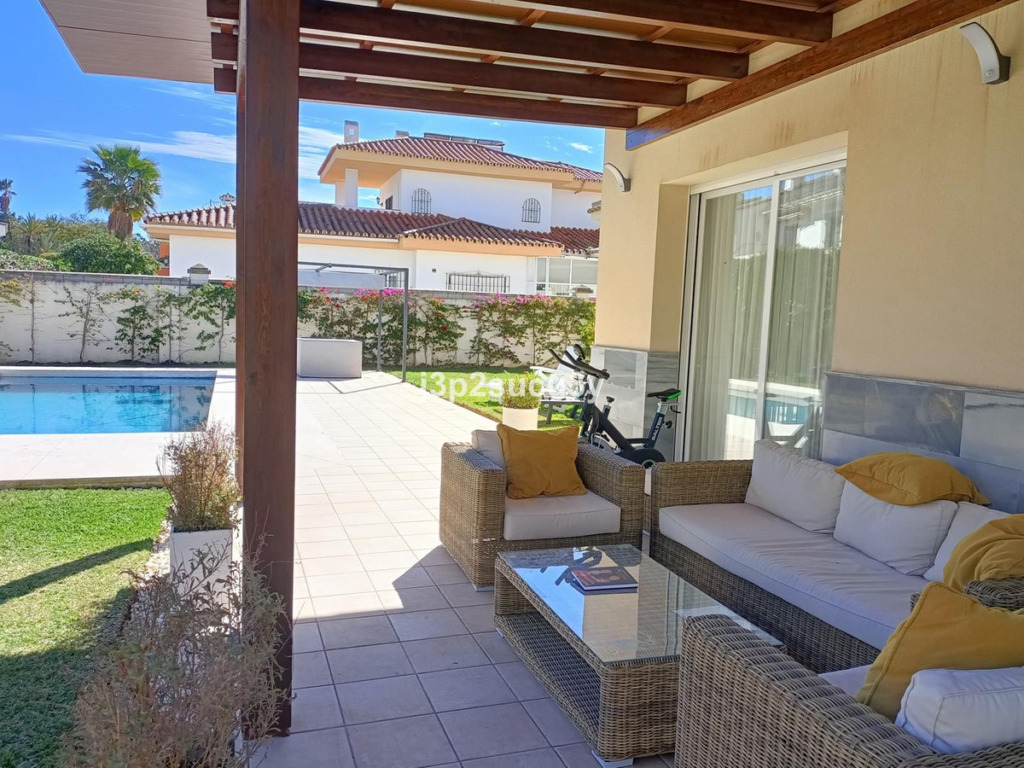Villa – Chalet — Cortijo Blanco
