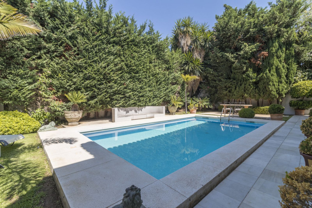 Villa – Chalet — Los Monteros