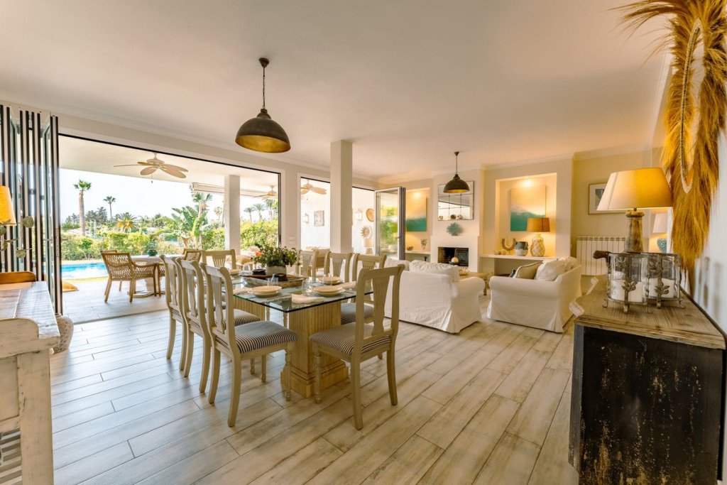 Villa – Chalet — Guadalmina Baja