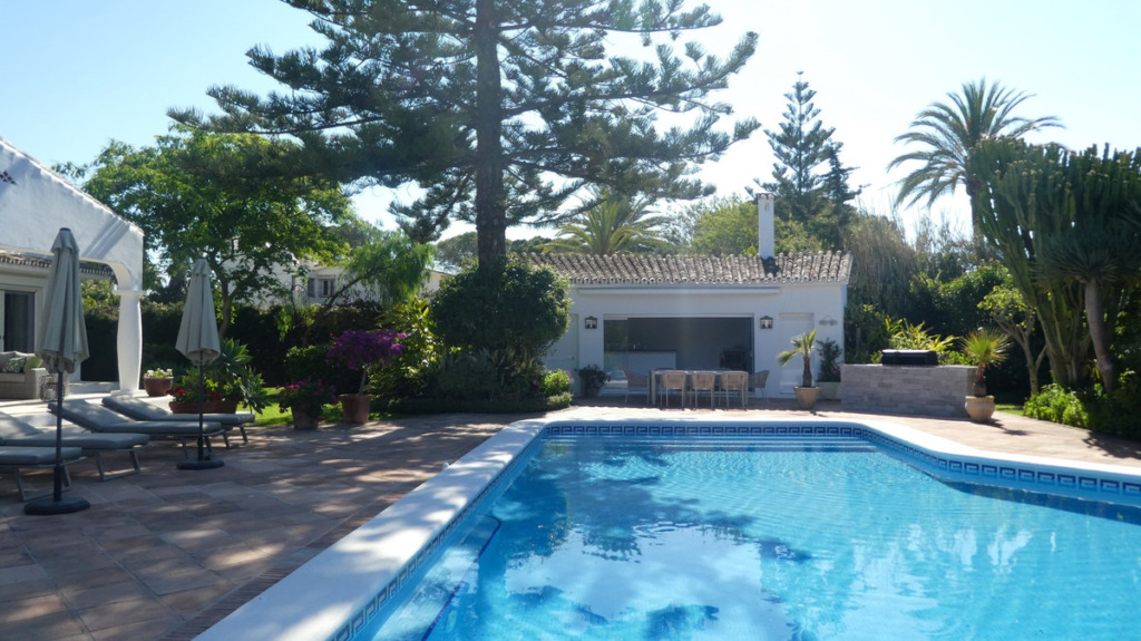 Detached Villa — Estepona