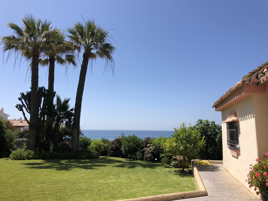 Detached Villa — Calahonda