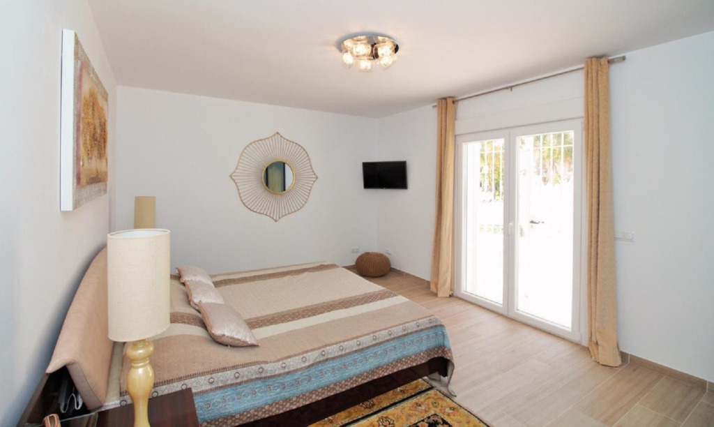 Villa – Chalet — El Paraiso