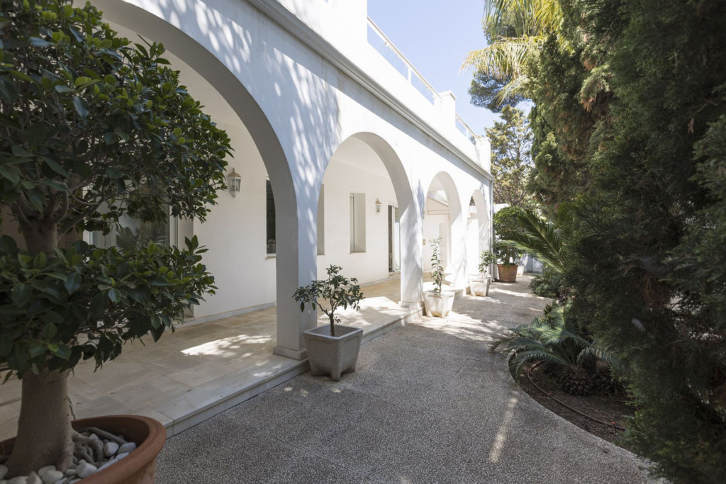 Detached Villa — Los Monteros