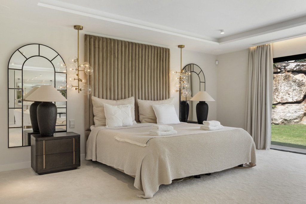 Villa – Chalet — Nueva Andalucía