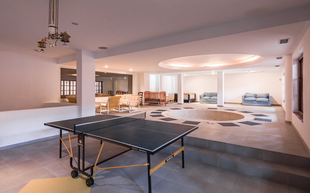 Villa – Chalet — The Golden Mile
