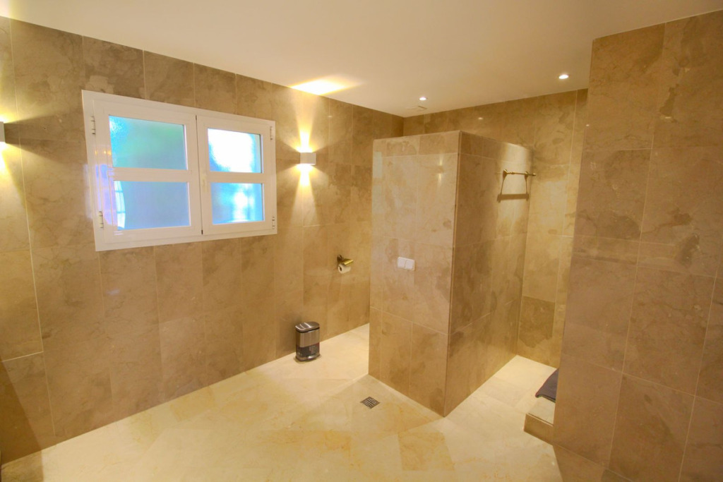 Detached Villa — Los Arqueros