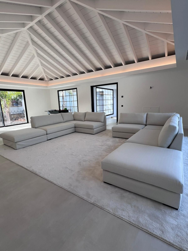Detached Villa — Nueva Andalucía