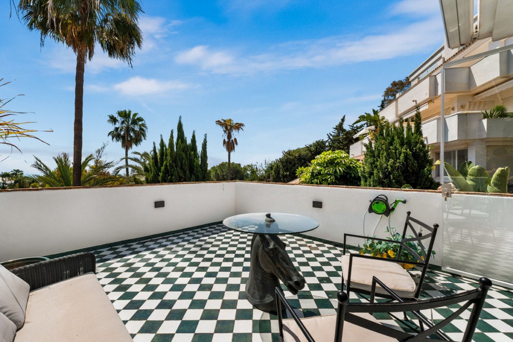 Middle Floor Apartment — The Golden Mile