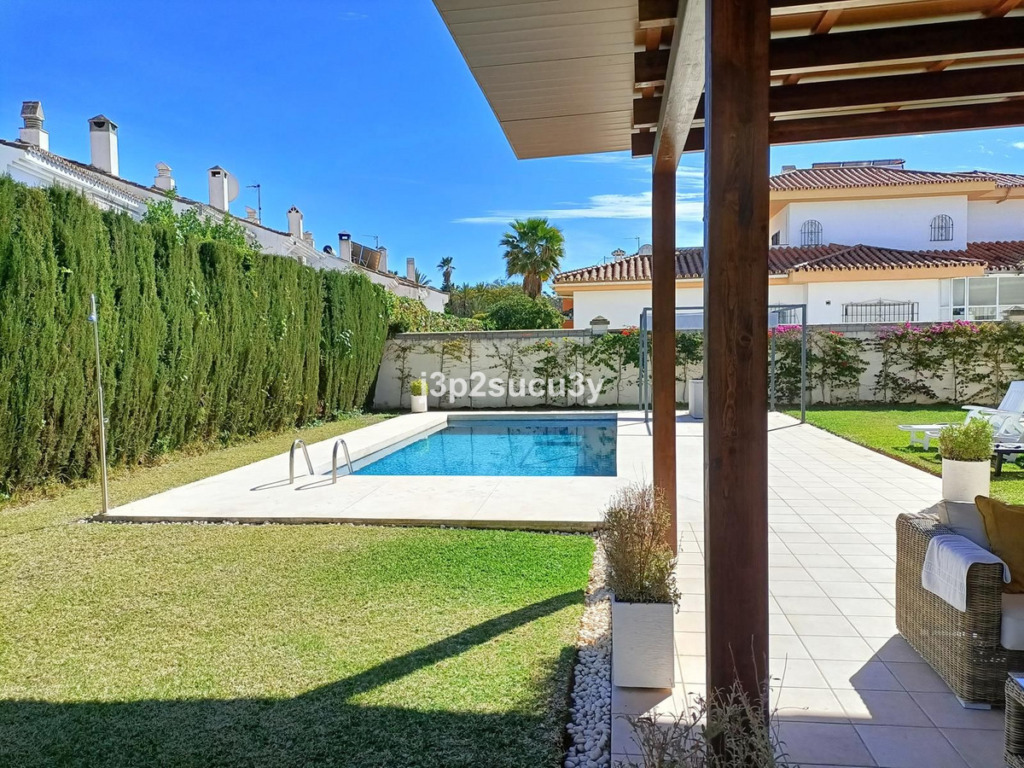 Detached Villa — Cortijo Blanco