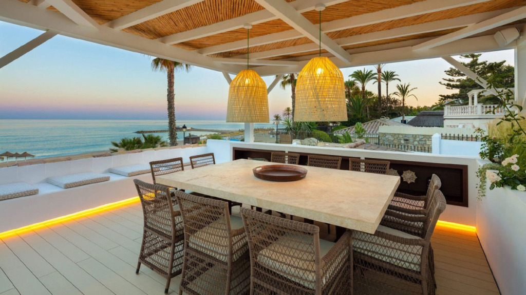 Detached Villa — The Golden Mile