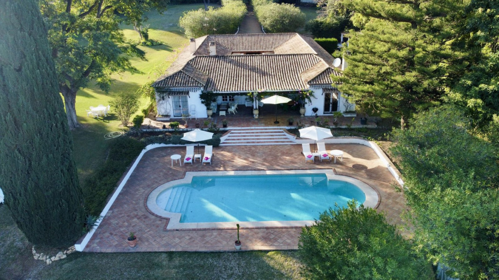 Villa – Chalet — Benahavís