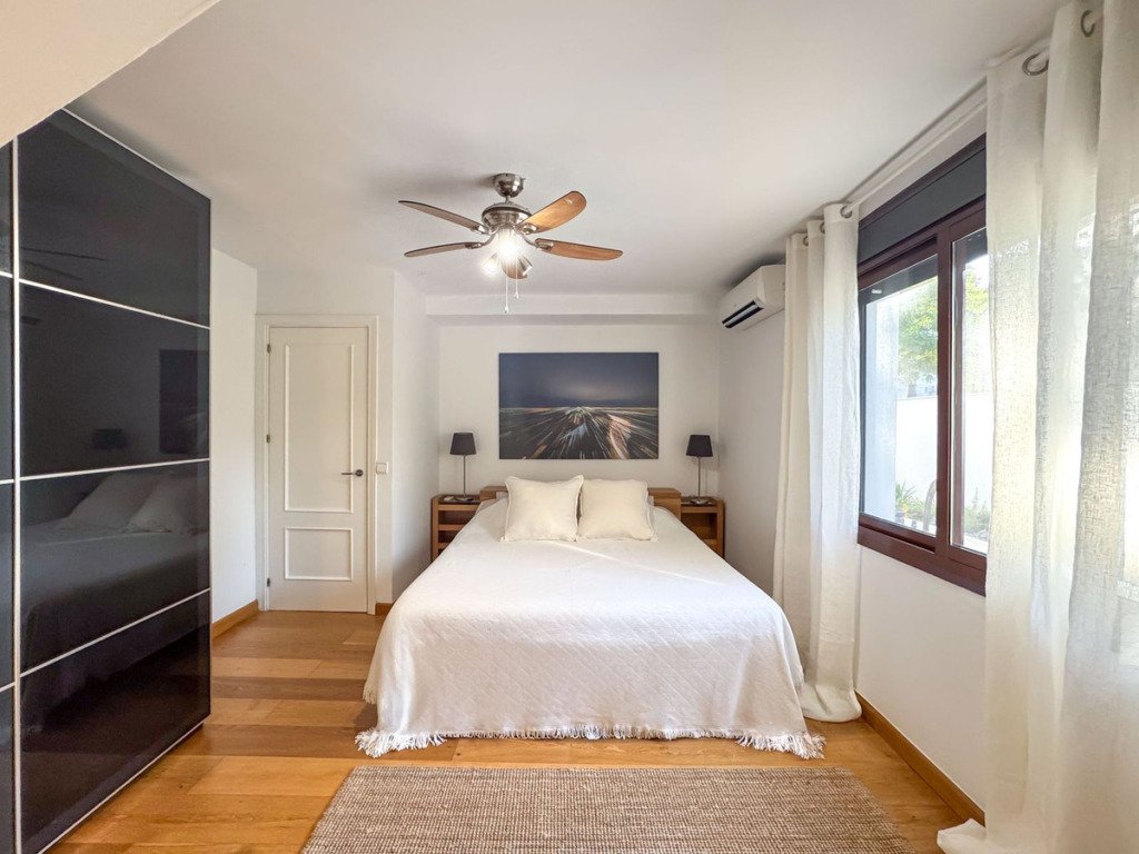 Villa – Chalet — Nueva Andalucía