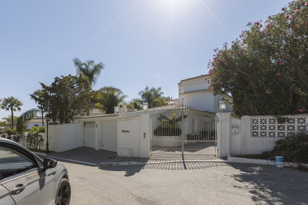 Villa – Chalet — Los Monteros