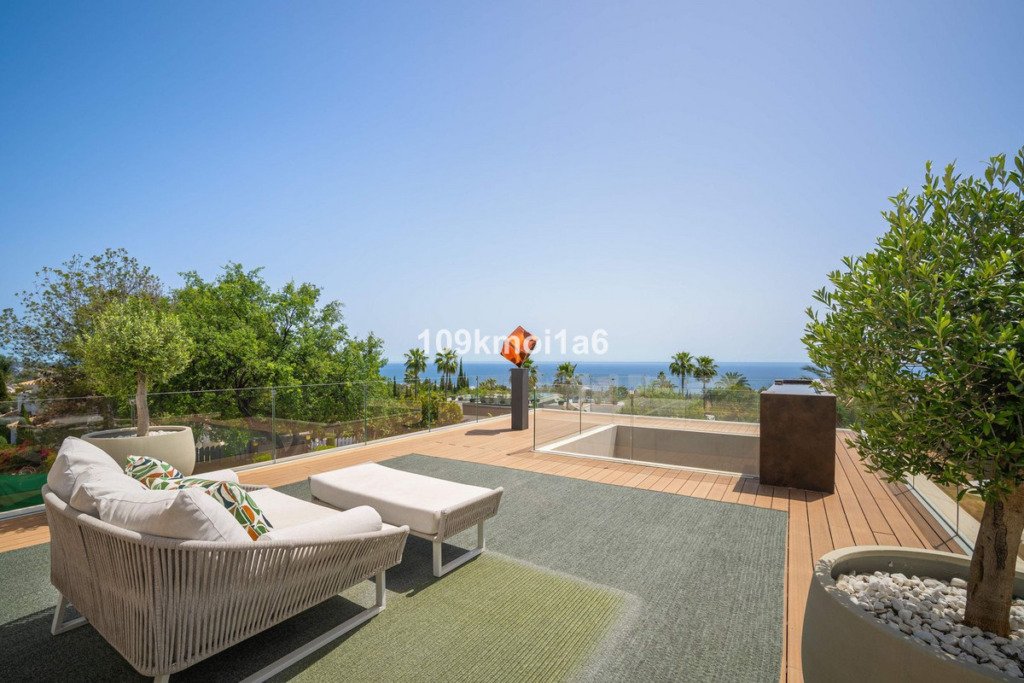 Detached Villa — Sierra Blanca