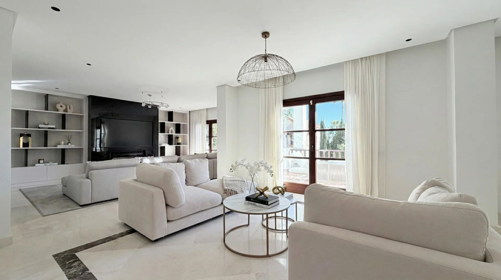Villa – Chalet — The Golden Mile