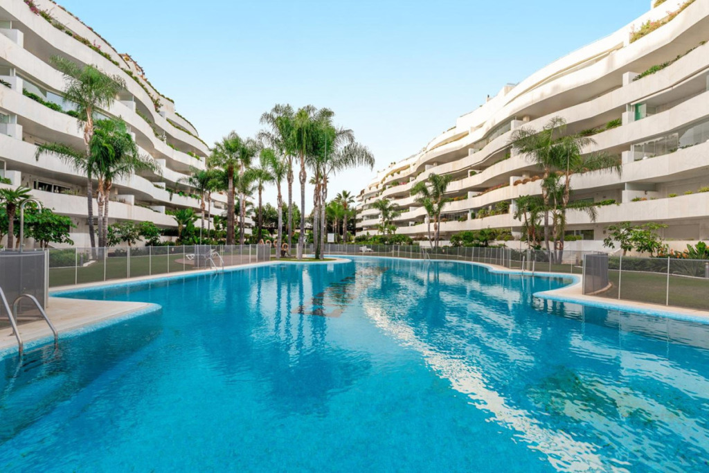 Apartamento Planta Media — Puerto Banús