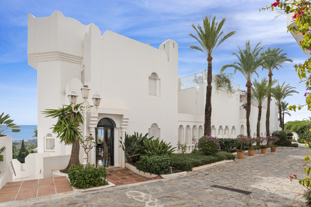 Penthouse Duplex — The Golden Mile