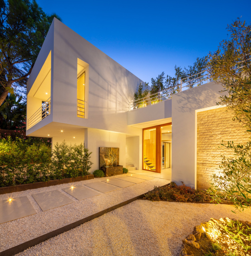 Detached Villa — Aloha