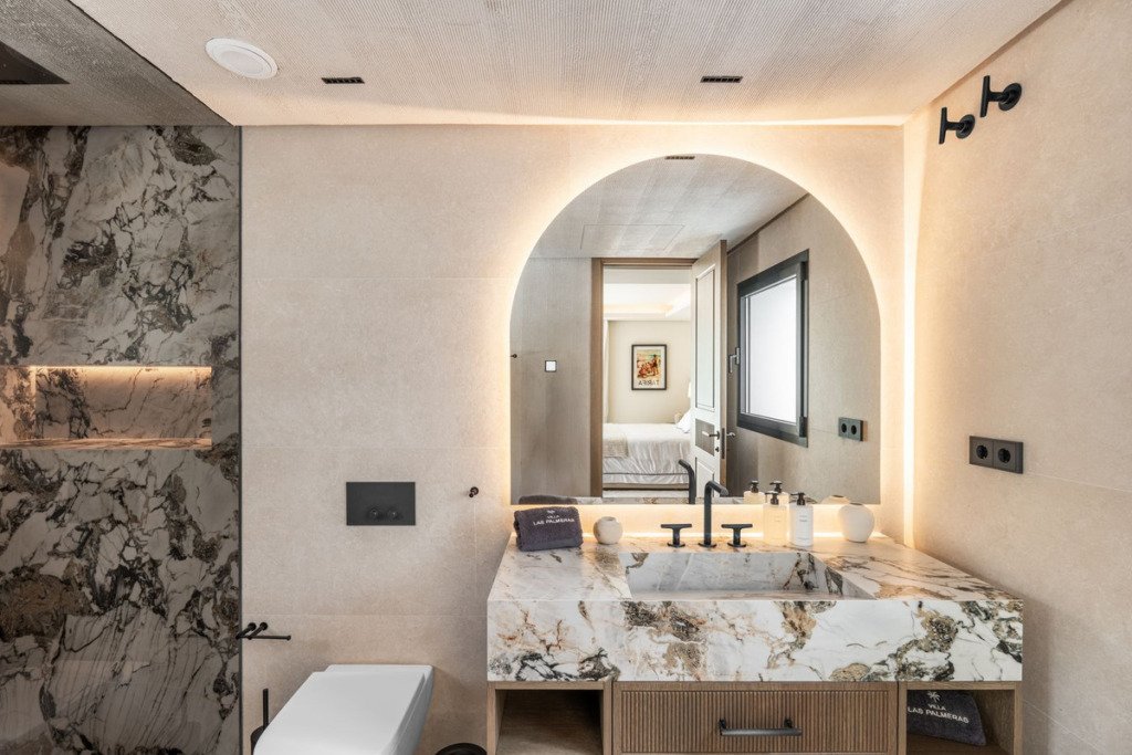Detached Villa — Las Brisas