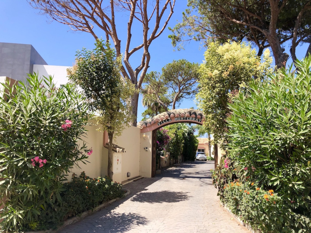 Detached Villa — Calahonda
