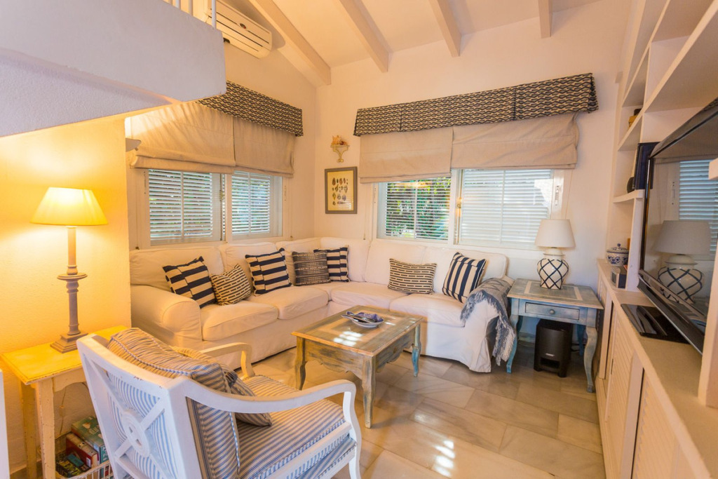 Detached Villa — The Golden Mile
