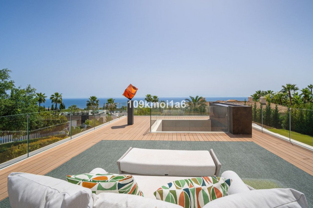 Detached Villa — Sierra Blanca