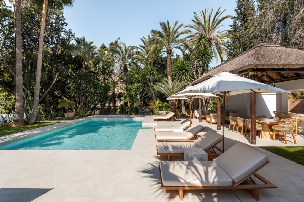 Detached Villa — Las Brisas