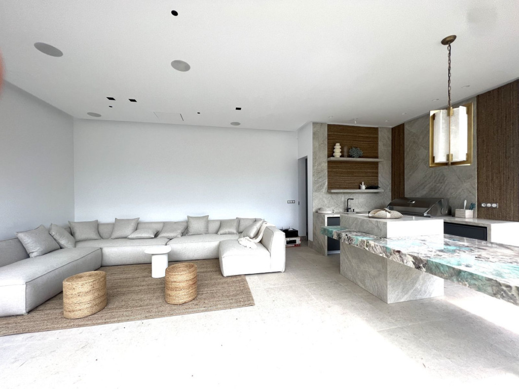 Detached Villa — Nueva Andalucía