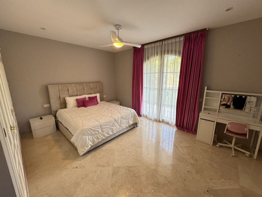 Detached Villa — El Paraiso