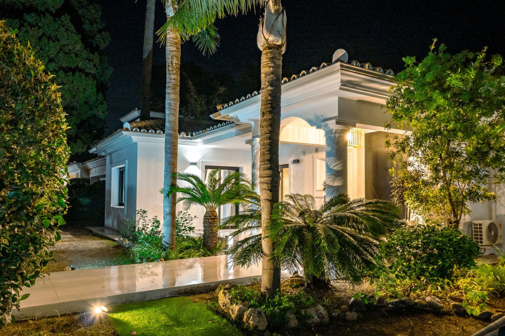 Detached Villa — El Paraiso