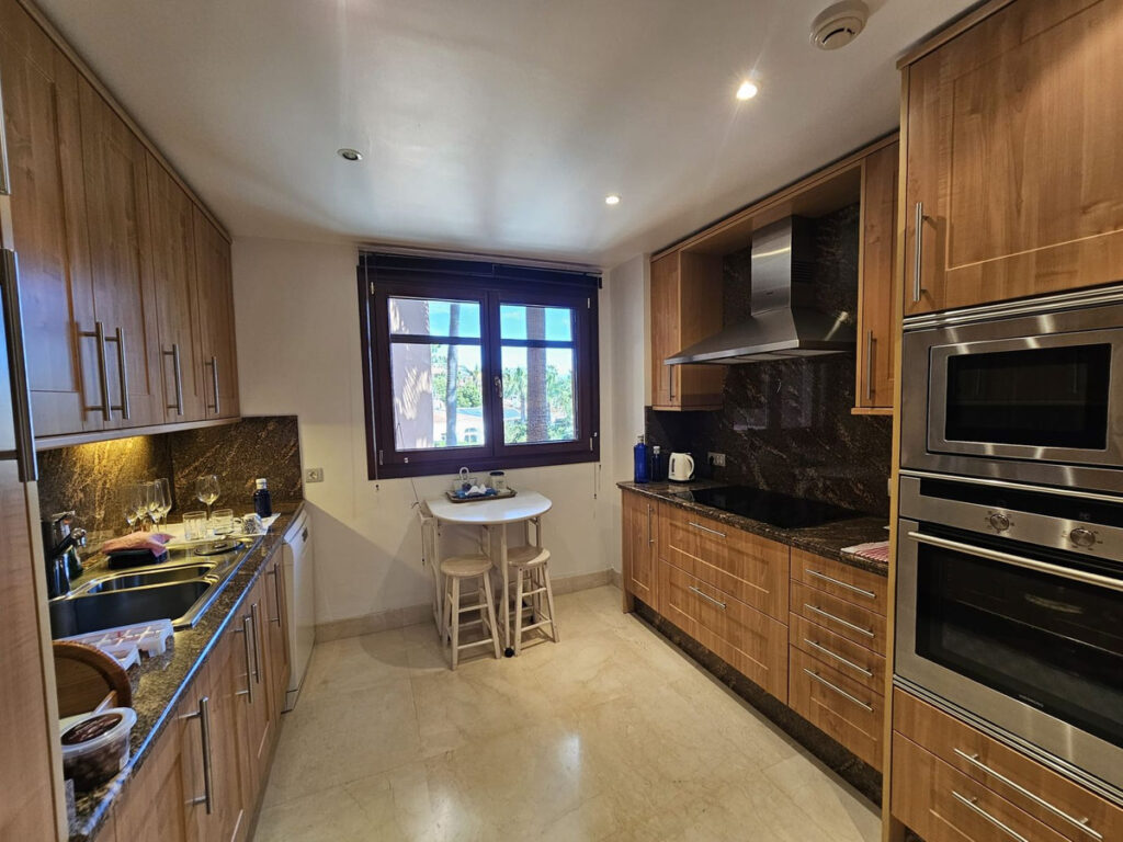 Middle Floor Apartment — Estepona