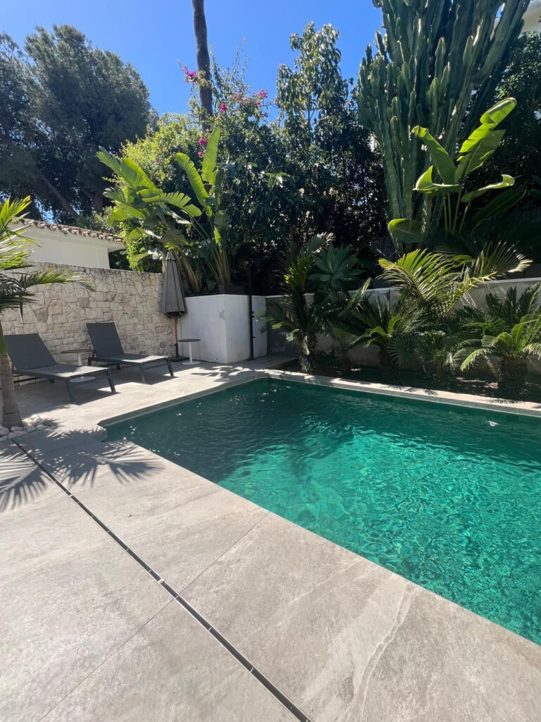 Detached Villa — Nueva Andalucía