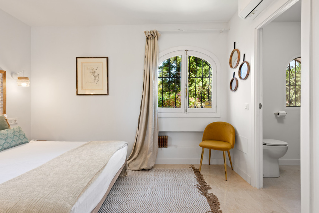 Villa – Chalet — Nueva Andalucía