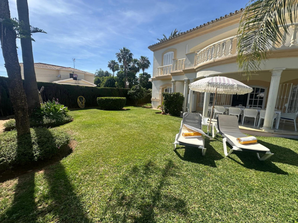 Villa – Chalet — Marbella
