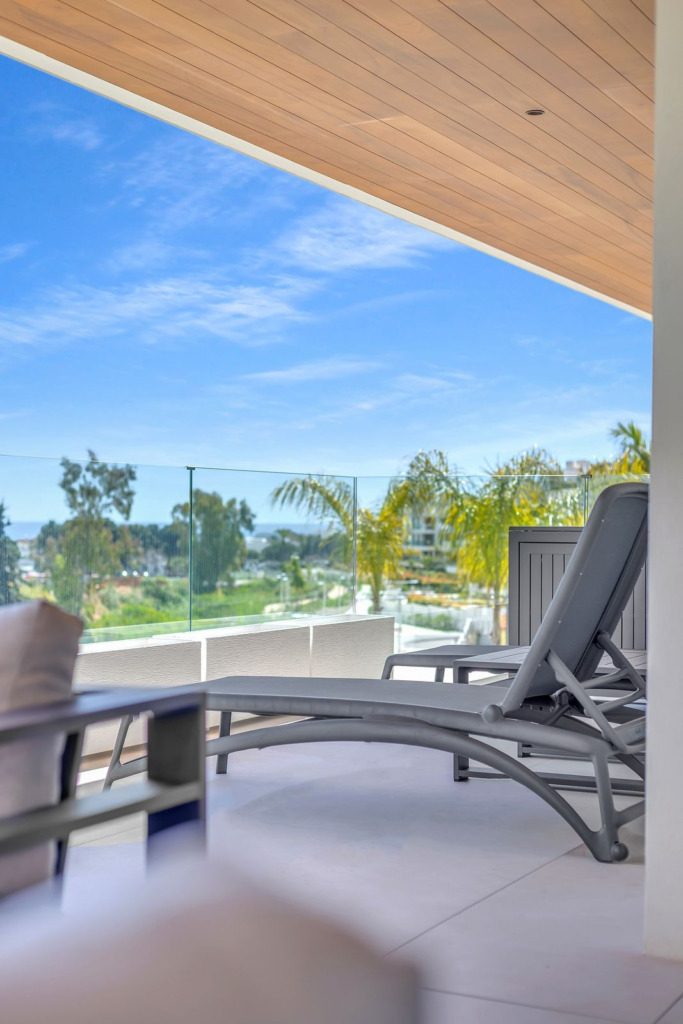 Middle Floor Apartment — Marbella