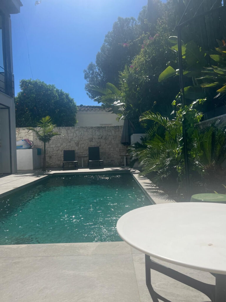 Detached Villa — Nueva Andalucía