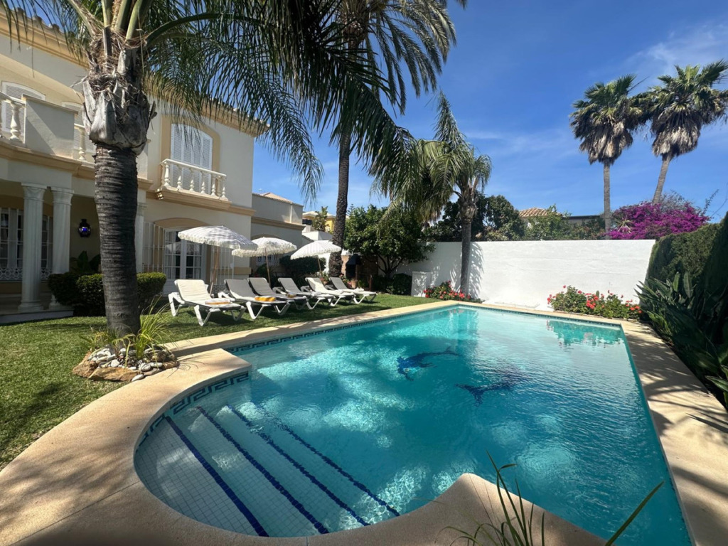 Villa – Chalet — Marbella