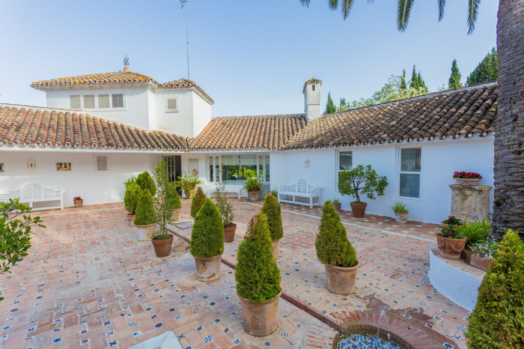 Detached Villa — The Golden Mile