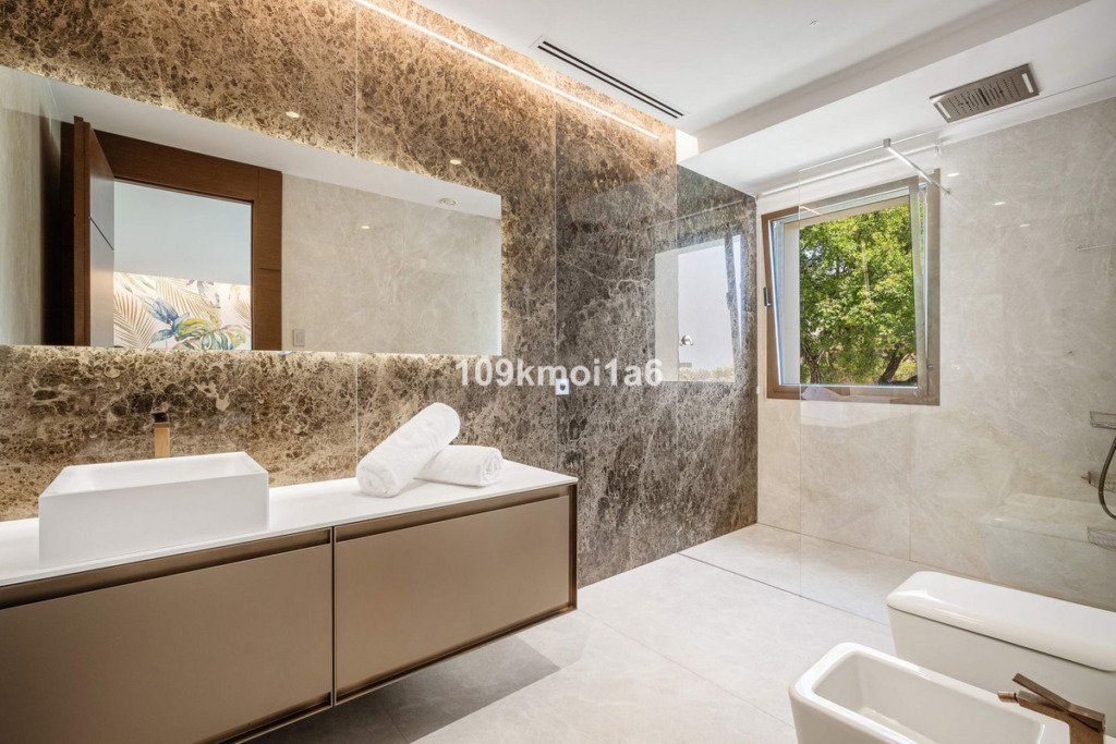 Detached Villa — Sierra Blanca