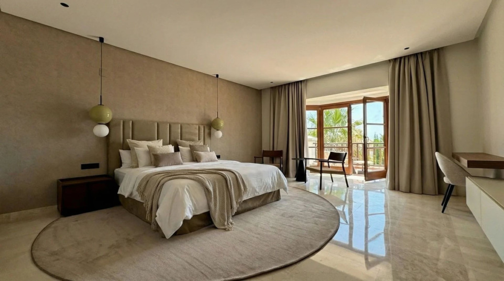 Detached Villa — The Golden Mile