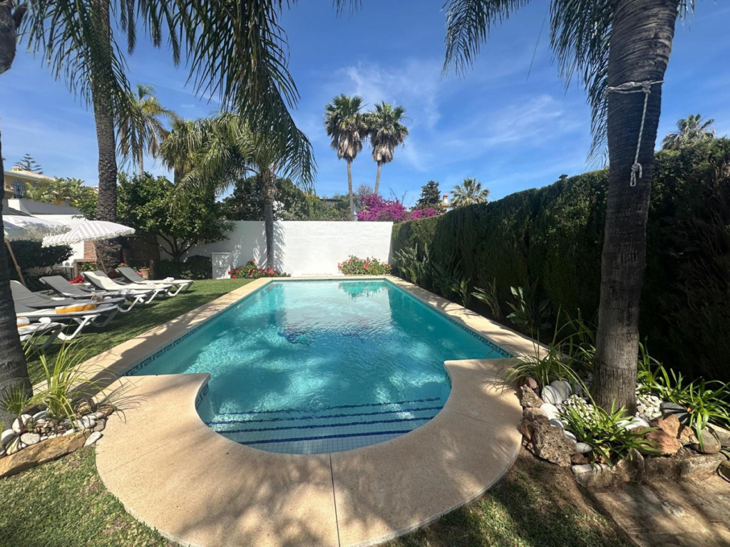 Detached Villa — Marbella