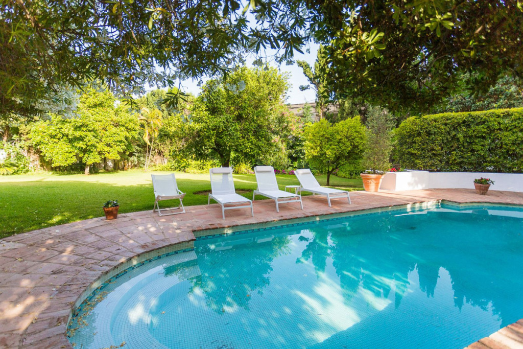 Detached Villa — The Golden Mile