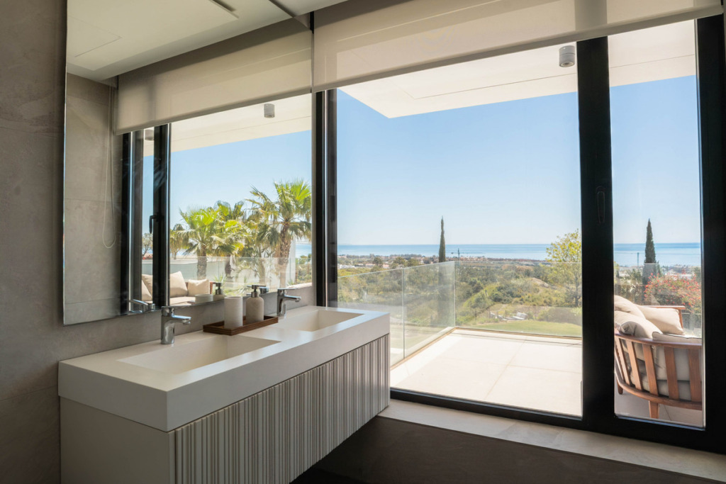 Villa – Chalet — Estepona
