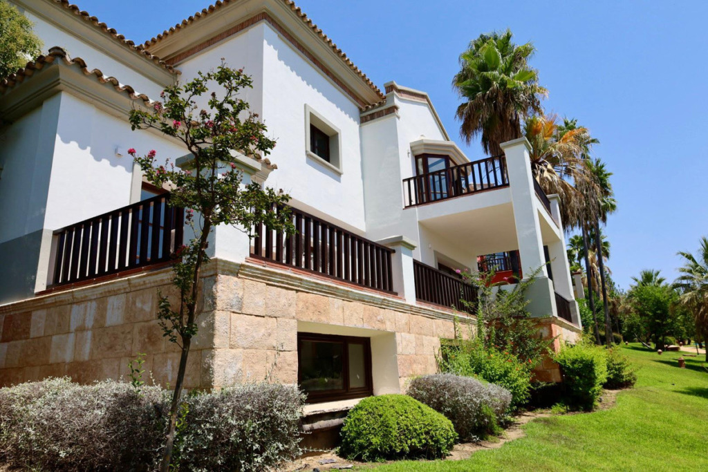 Detached Villa — The Golden Mile