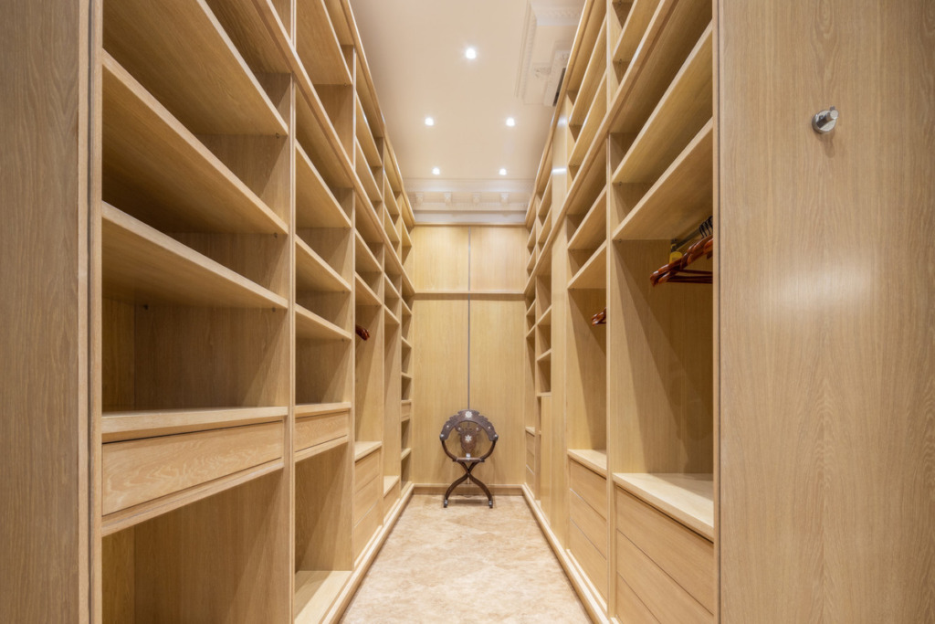 Villa – Chalet — The Golden Mile