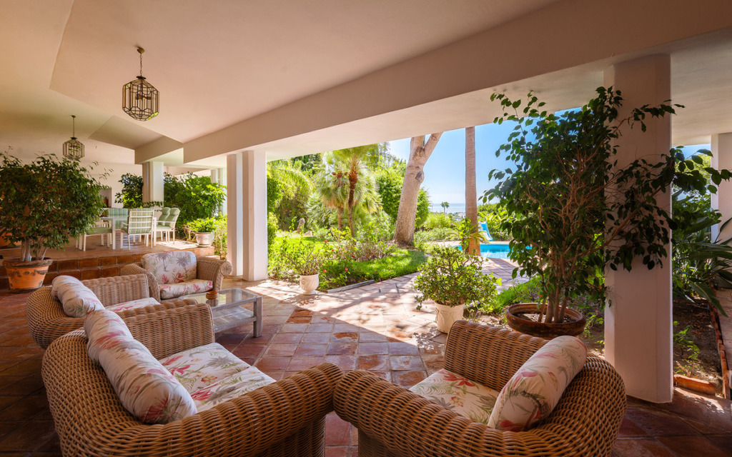 Villa – Chalet — The Golden Mile