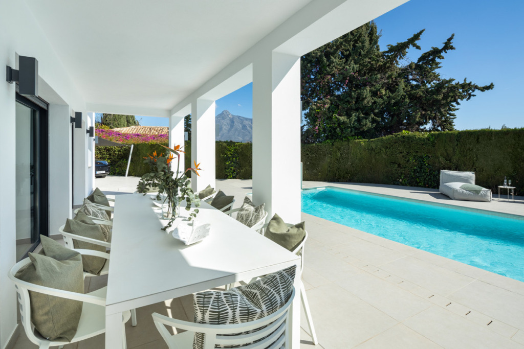 Villa – Chalet — Nueva Andalucía