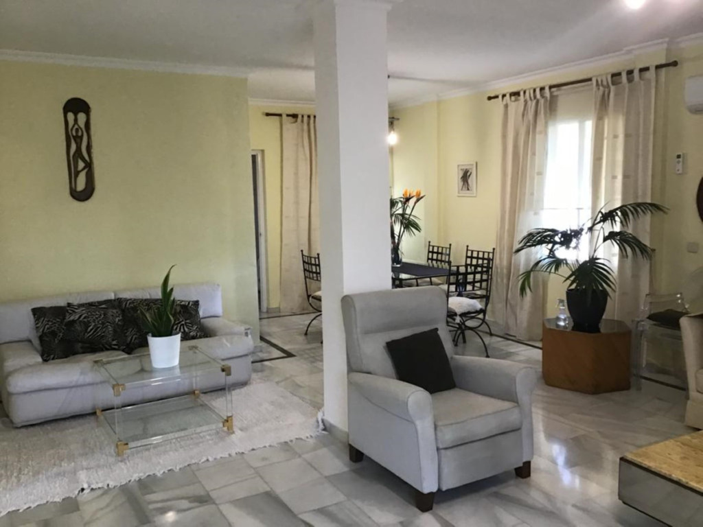 Villa – Chalet — Nueva Andalucía